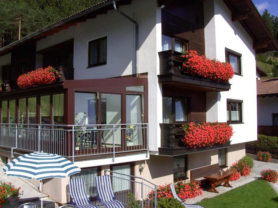 Pension Jaeger Trins Exterior foto